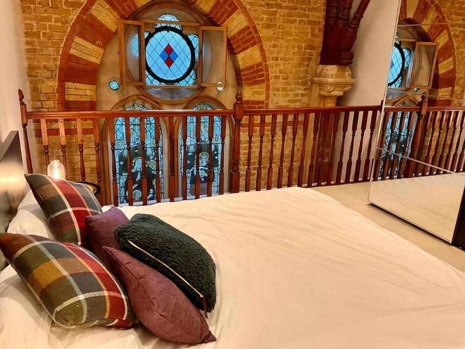Magical Church Conversion In Watford Watford  Bagian luar foto