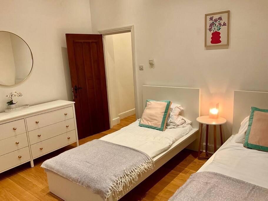 Magical Church Conversion In Watford Watford  Bagian luar foto